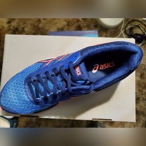 Asics GT 2000 5 shoes size 9